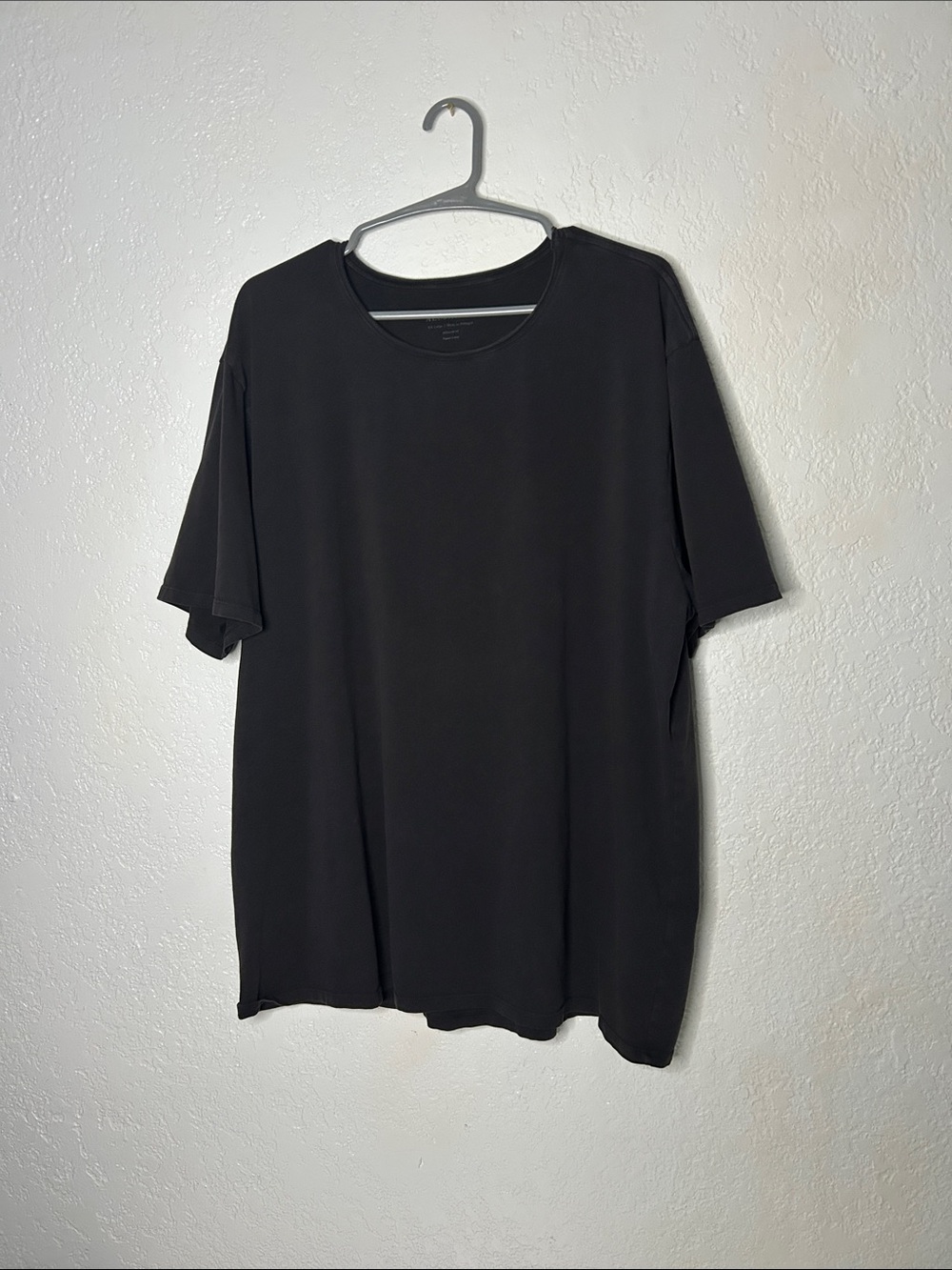 Men's Black Scoop Neck Short Sleeve Shirt Bodega